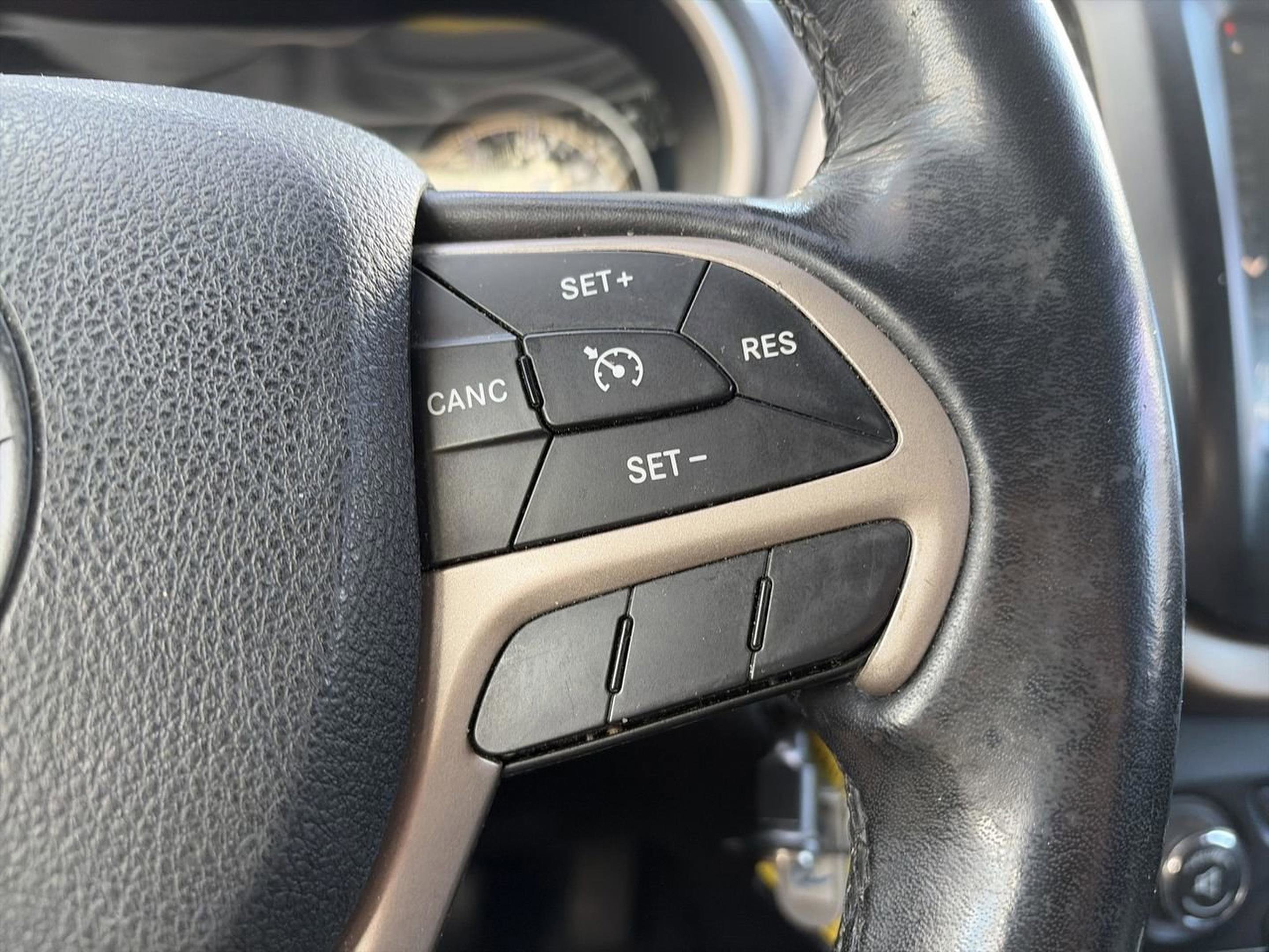 Used 2016 Jeep Cherokee Latitude w/ Cold Weather Group image 24