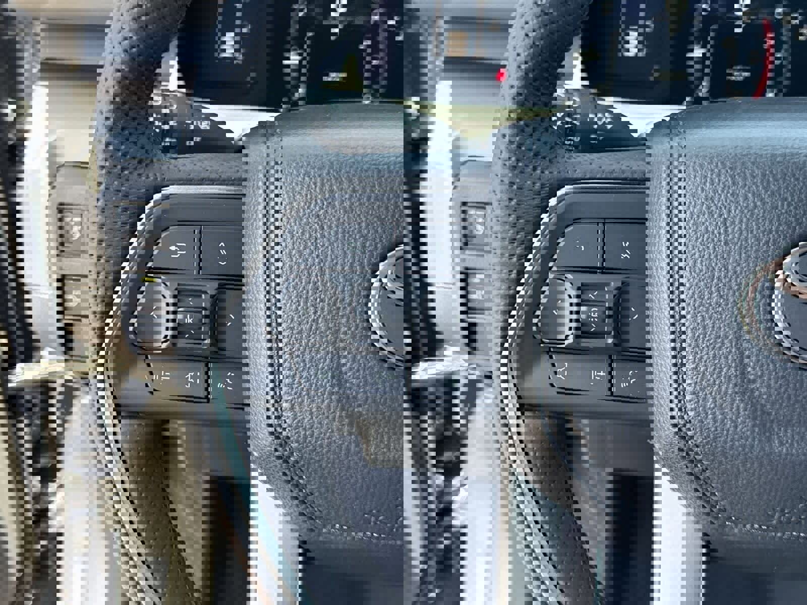 Used 2025 Toyota Tacoma SR5 image 26