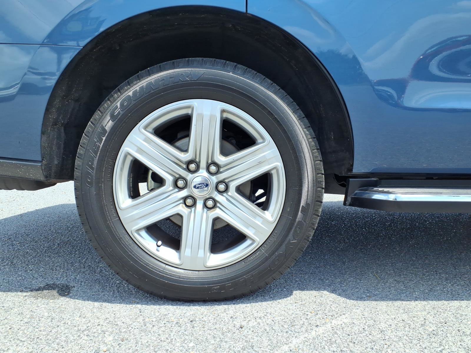 Used 2019 Ford Expedition XLT w/ Equipment Group 202A RWD image 25