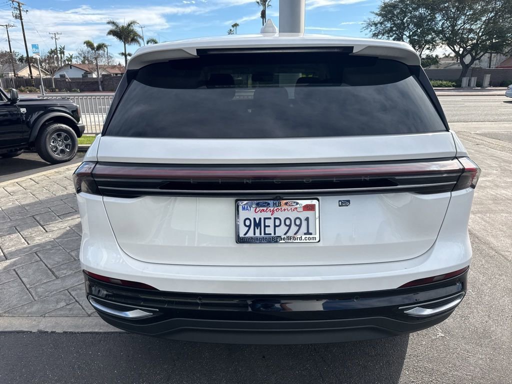 Used 2024 Lincoln Nautilus Premier w/ Equipment Group 102A image 8