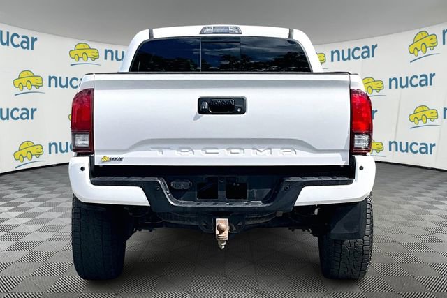 Used 2018 Toyota Tacoma TRD Off-Road w/ Technology Package image 4