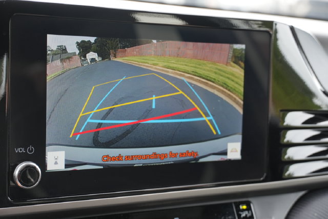 Used 2025 Toyota Camry SE FWD image 33