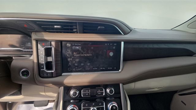 Used 2024 GMC Yukon XL Denali image 11