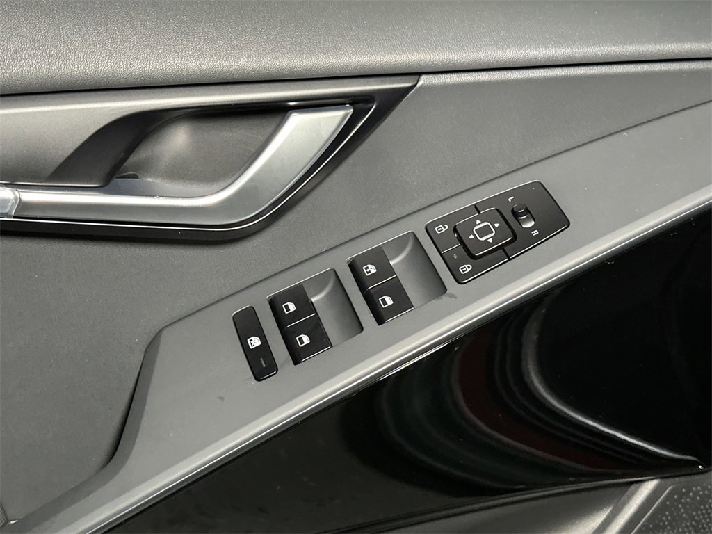 New 2025 Kia Niro Wind image 13