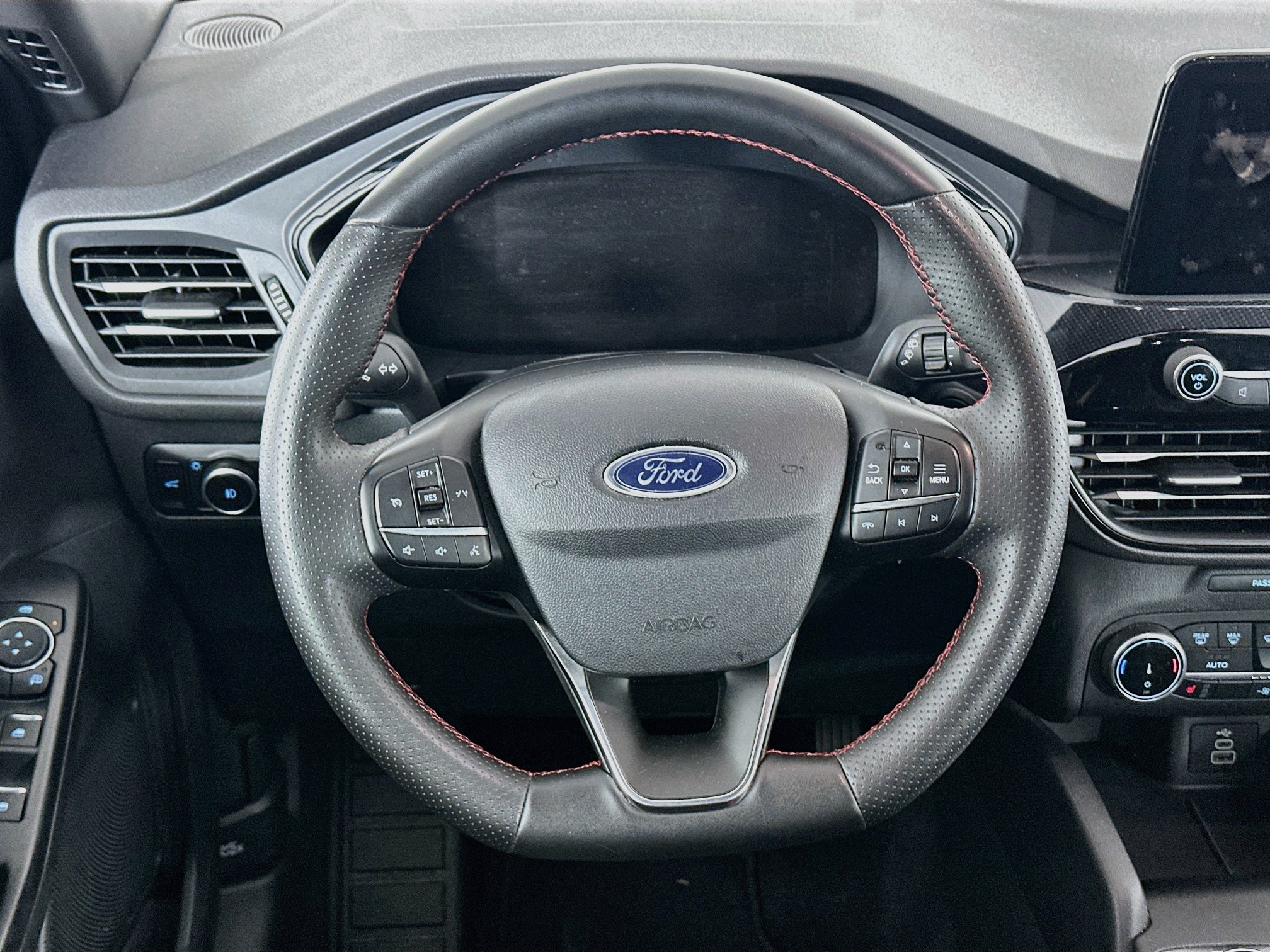 Used 2025 Ford Escape ST-Line Select AWD/4WD image 18
