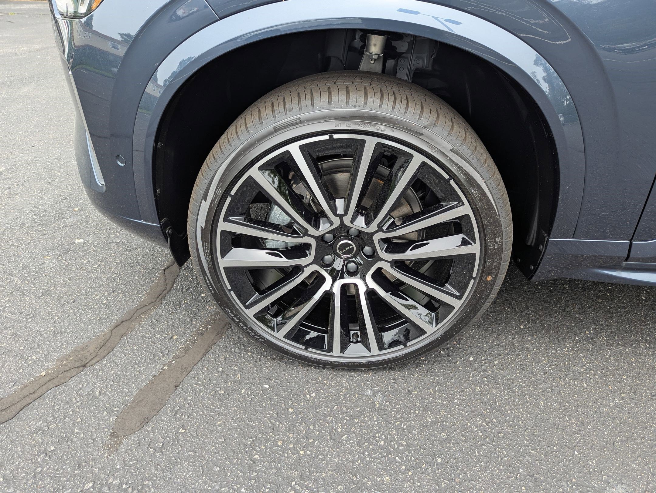 New 2025 Volvo XC90 B6 Ultra w/ Protection Package Premier image 25