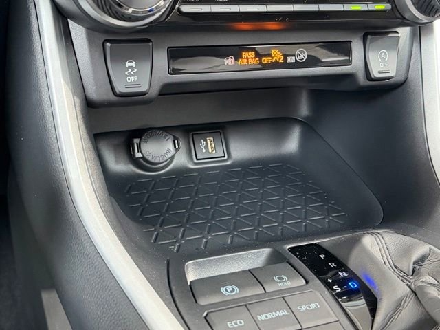 New 2025 Toyota RAV4 XLE image 20