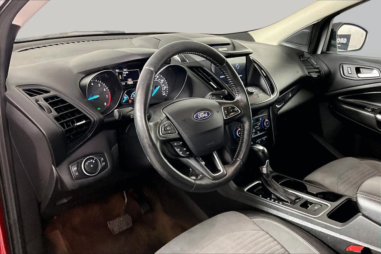 Used 2017 Ford Escape SE w/ Equipment Group 201A FWD image 17