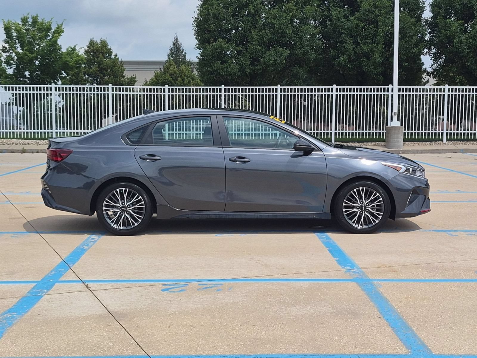 Used 2023 Kia Forte GT-Line w/ GT-Line Premium Package FWD image 5