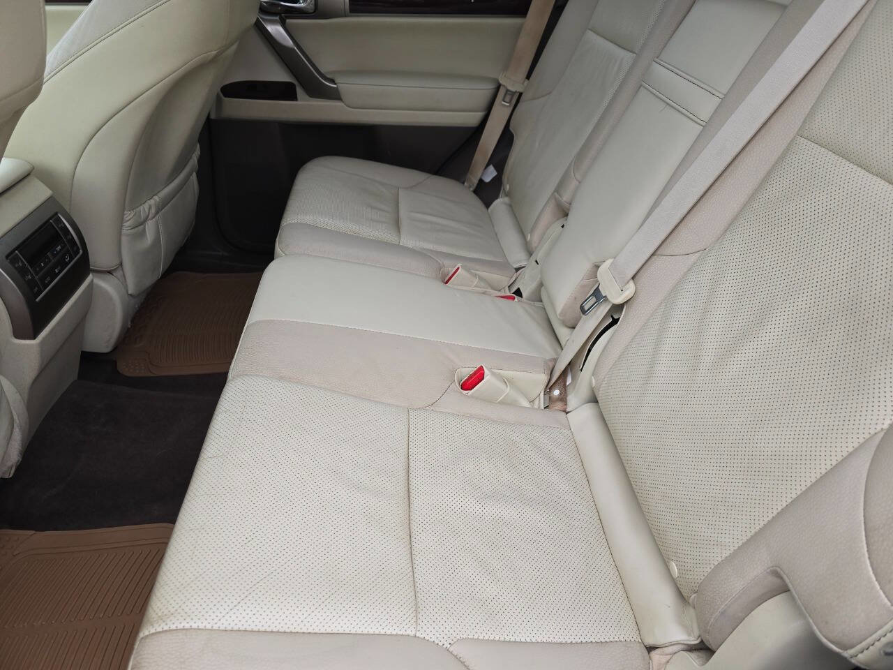 Used 2017 Lexus GX 460 Premium w/ Premium Package image 31