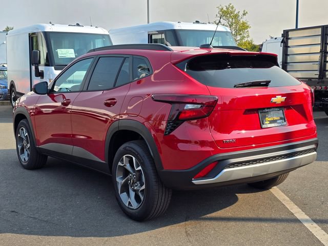New 2026 Chevrolet Trax LT w/ LT Convenience Package FWD image 3