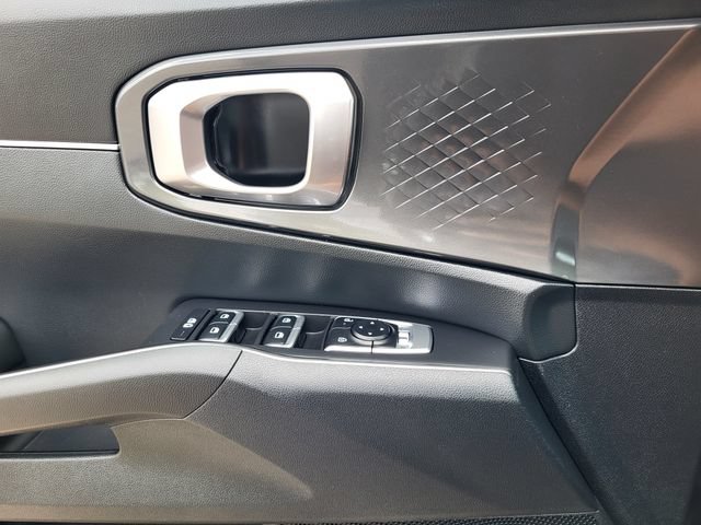 Used 2025 Kia Sorento S w/ Panoramic Sunroof Package FWD image 13