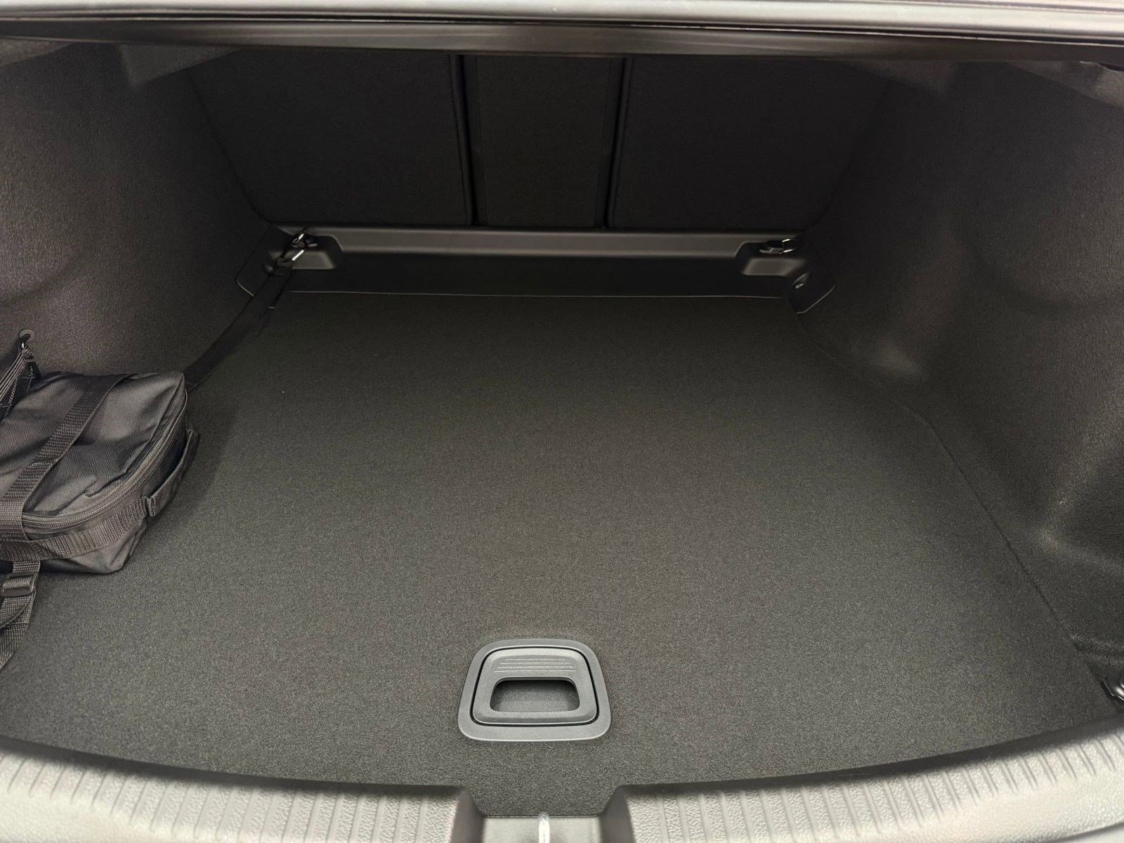 New 2026 Mercedes-Benz C 43 AMG 4MATIC Sedan image 31