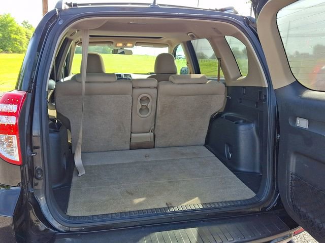Used 2011 Toyota RAV4 4WD w/ Upgrade Value Pkg image 29