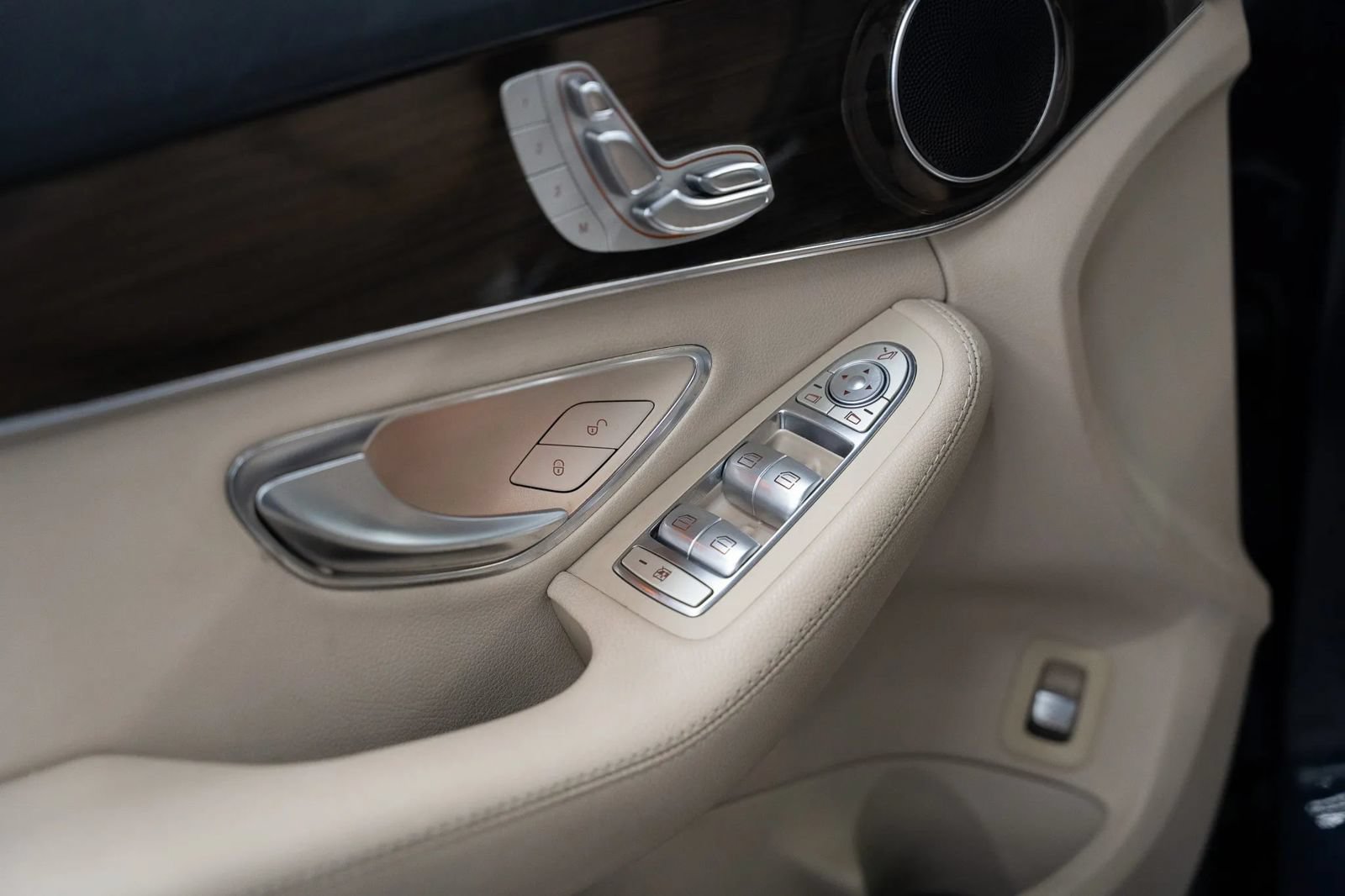 Used 2019 Mercedes-Benz C 300 Sedan image 44