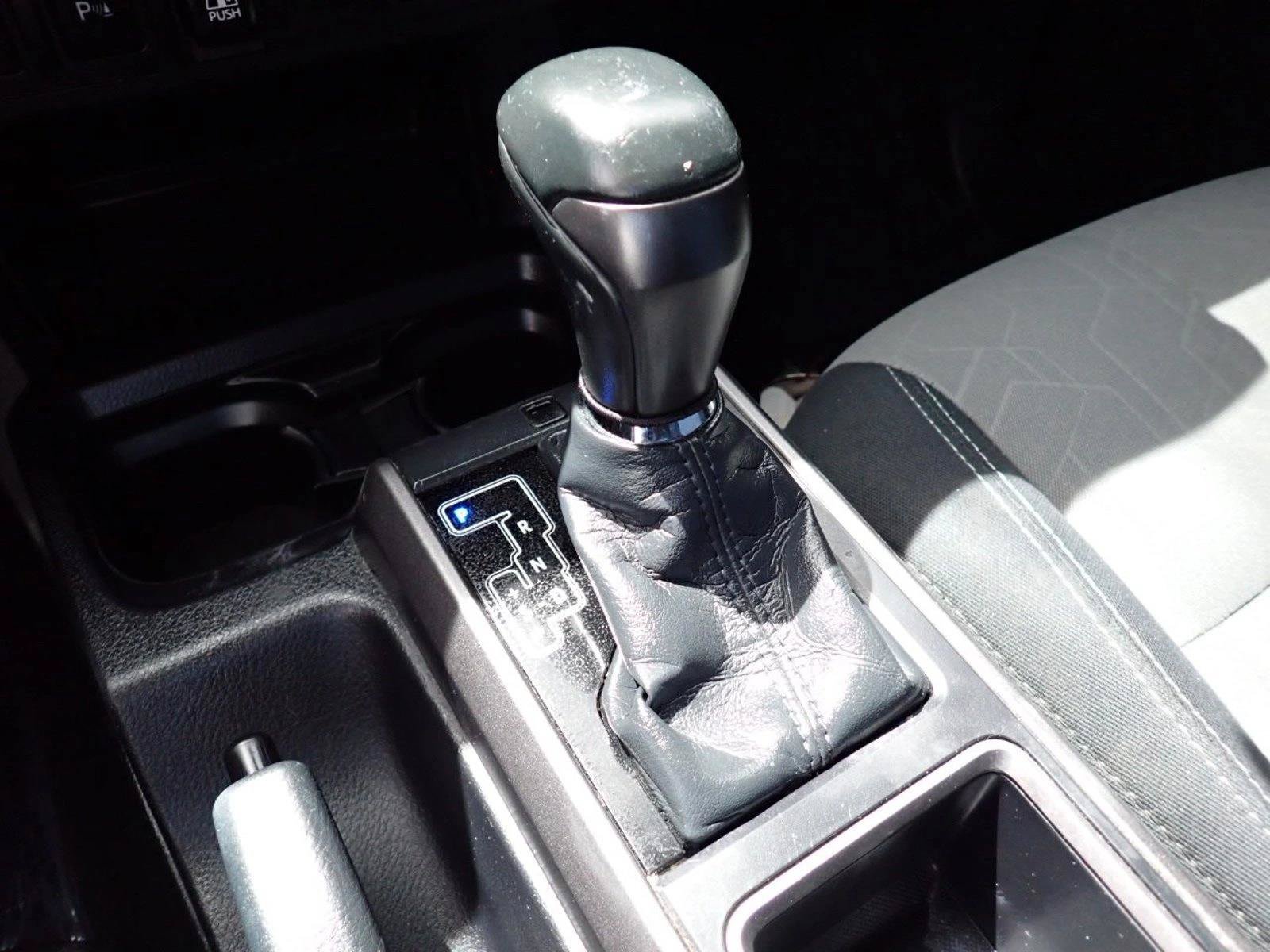 Used 2021 Toyota Tacoma TRD Off-Road w/ Technology Package AWD/4WD image 18