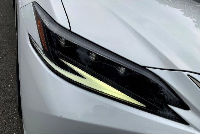 Used 2023 Lexus ES 350 F Sport w/ Accessory Package (Z2) FWD image 32