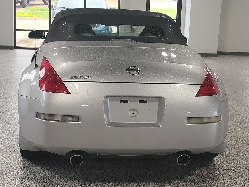 Used 2007 Nissan 350Z Touring RWD image 10