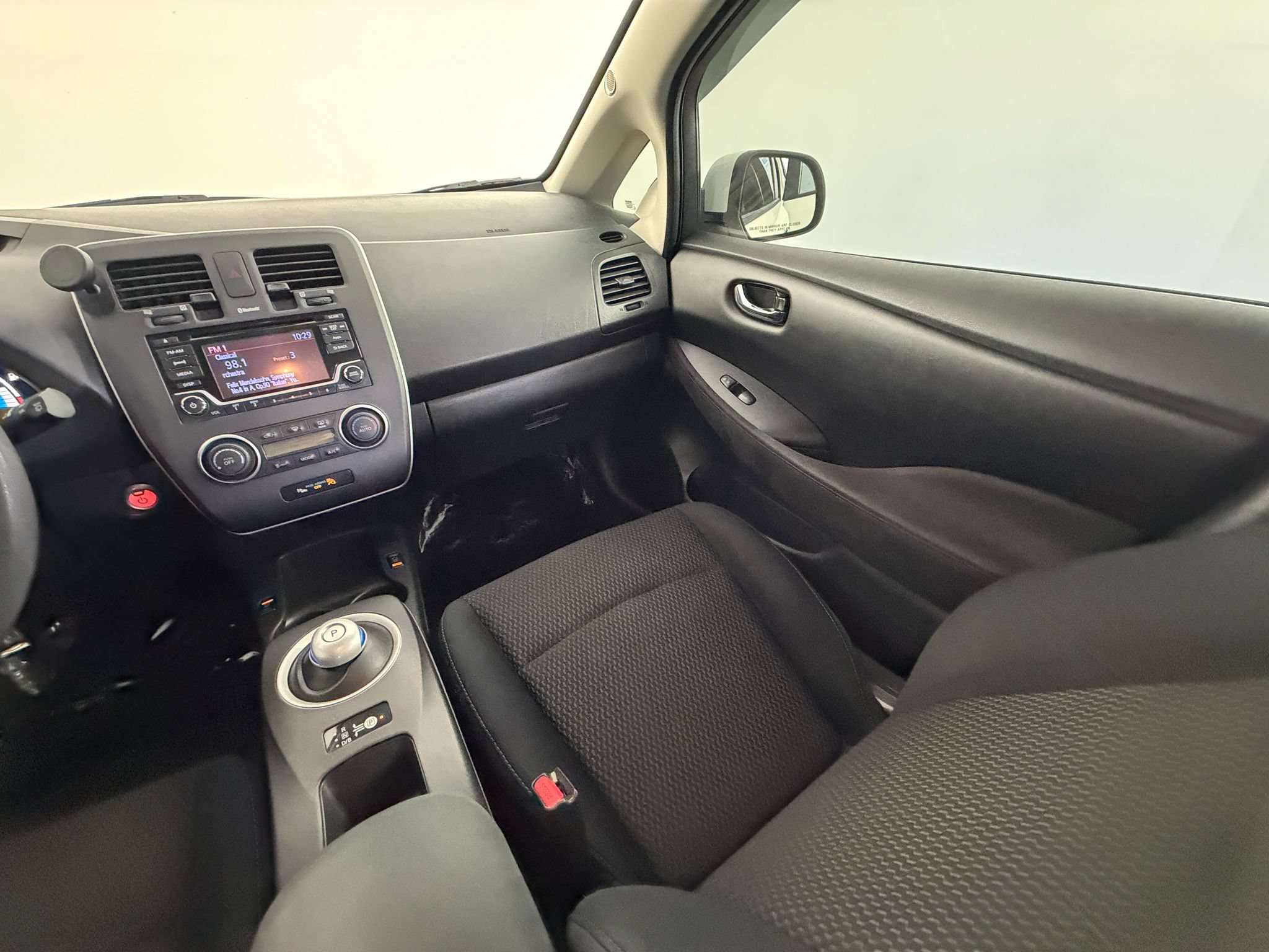 Used 2017 Nissan Leaf S FWD image 28