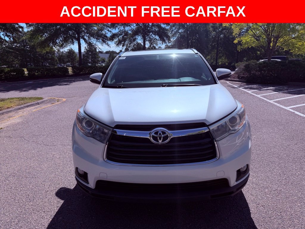 Used 2016 Toyota Highlander XLE FWD image 2