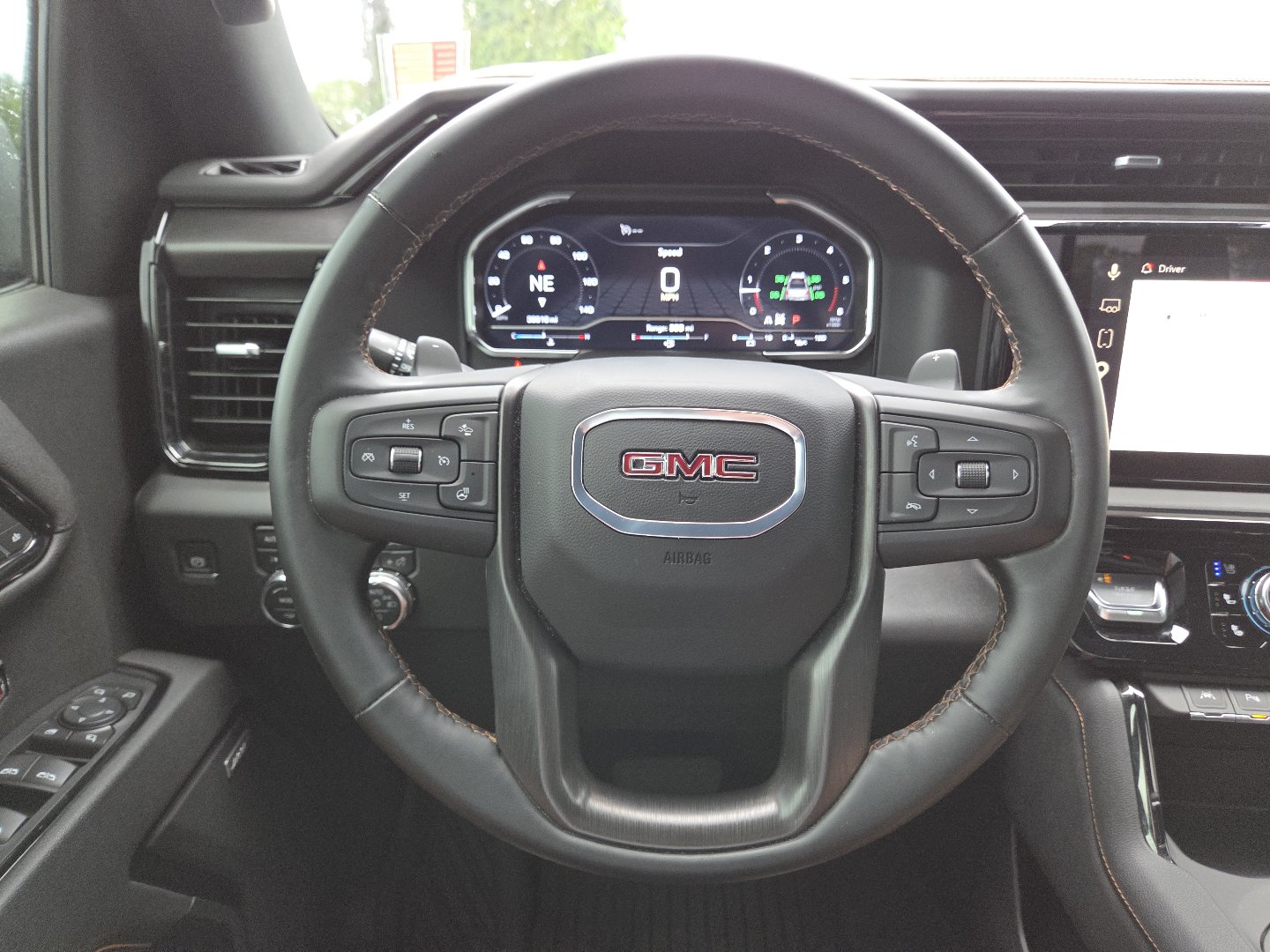 Used 2025 GMC Sierra 1500 AT4 w/ Technology Package AWD/4WD image 33