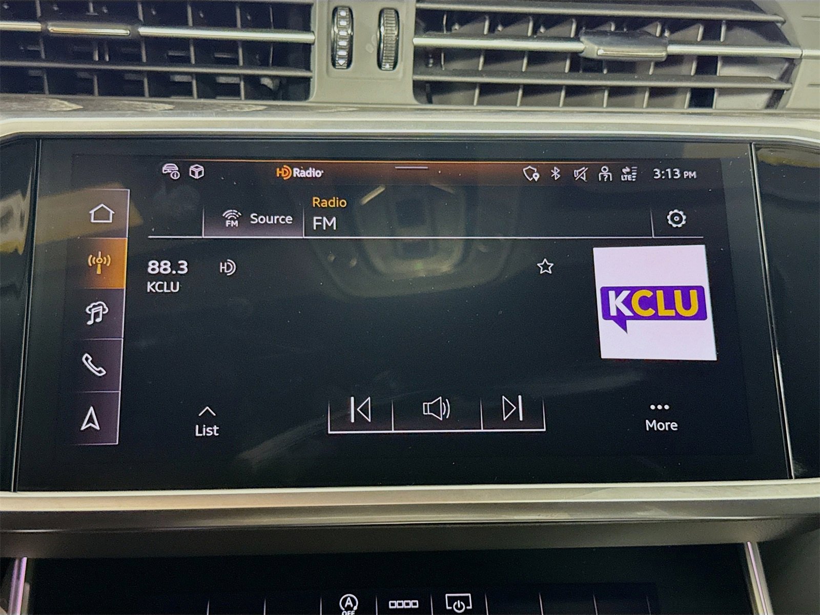 Certified 2025 Audi A6 2.0T Premium image 15