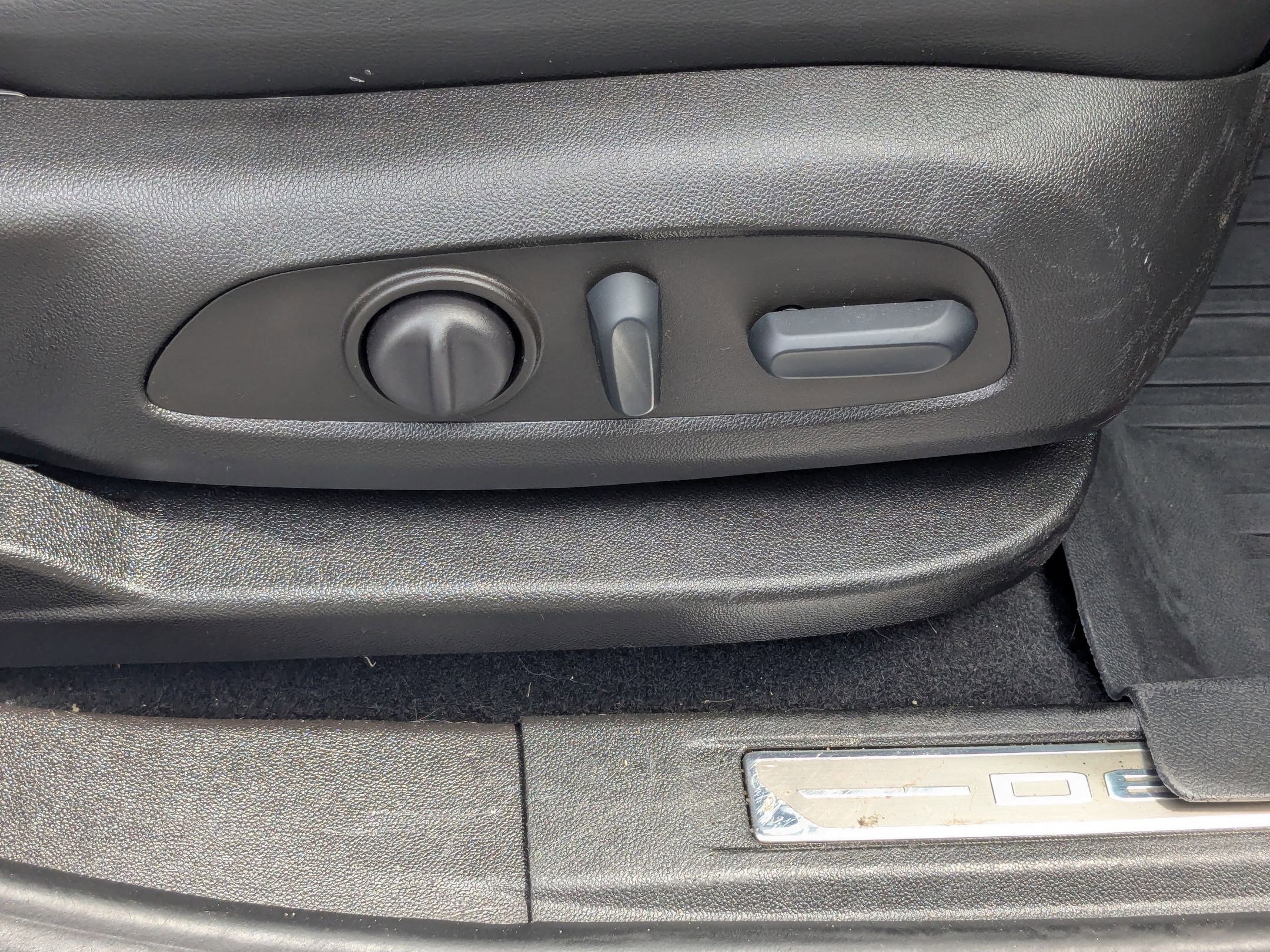 Used 2022 GMC Acadia Denali w/ Denali Technology Package image 42