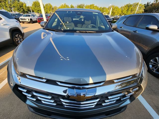 Used 2026 Chevrolet Equinox LT FWD image 2