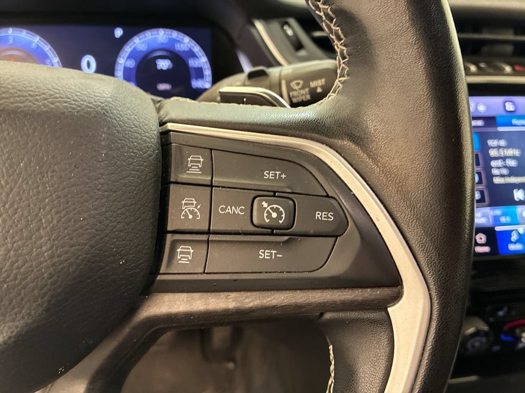 Used 2022 Jeep Grand Cherokee L Limited AWD/4WD image 19