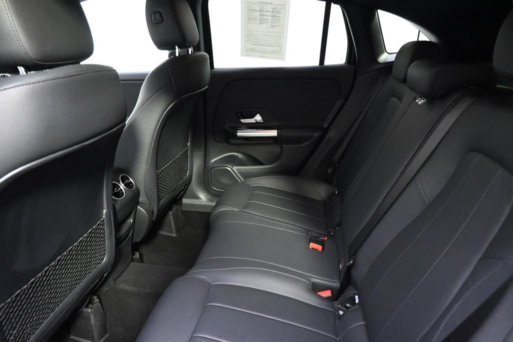 Used 2025 Mercedes-Benz GLA 250 4MATIC image 19