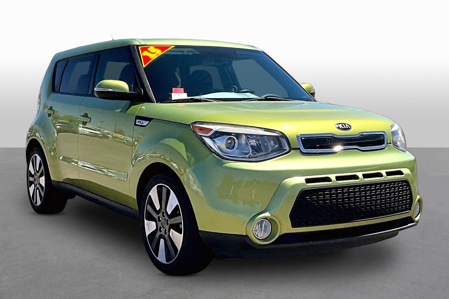 Used 2015 Kia Soul ! FWD image 8