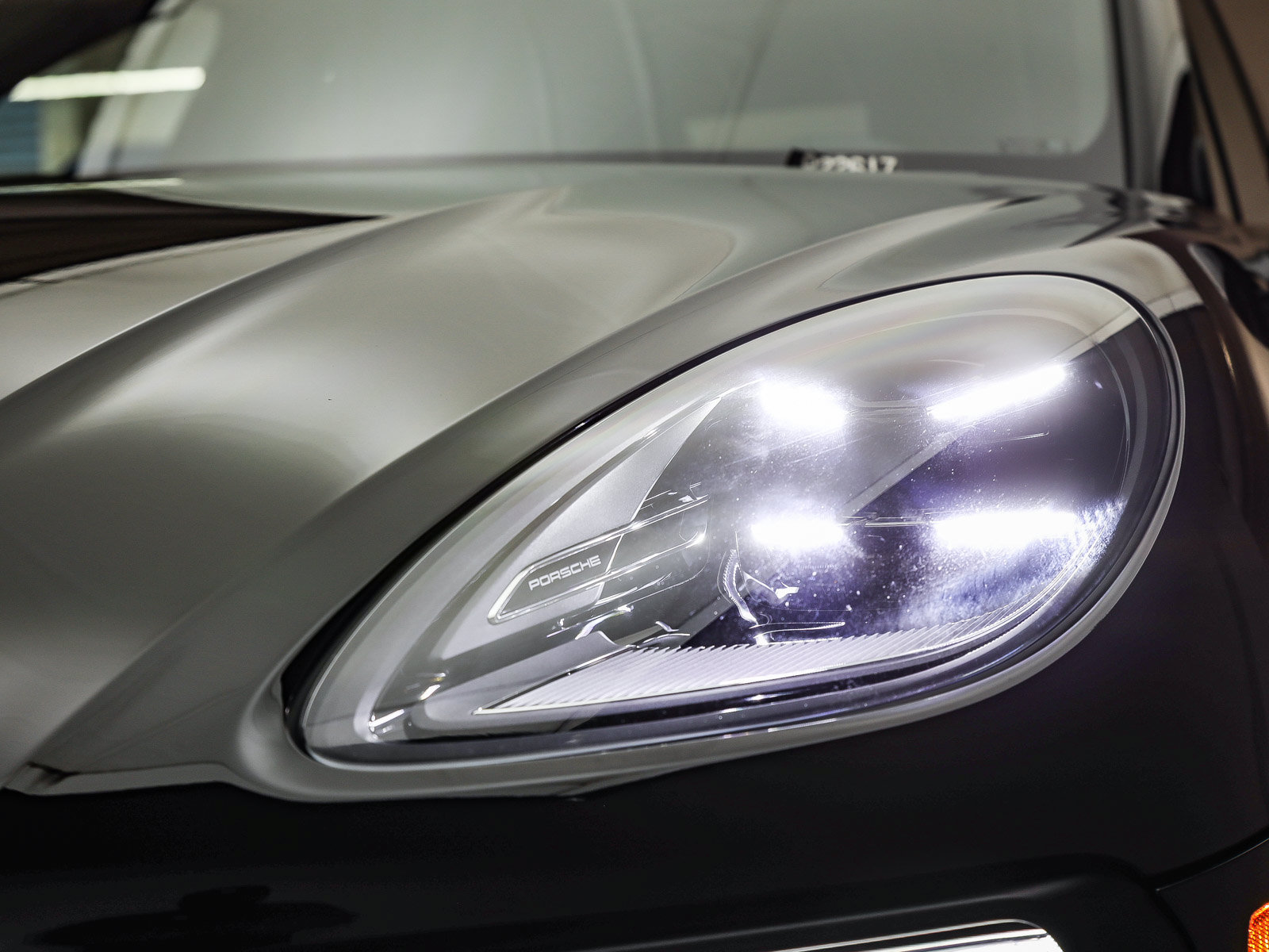 Certified 2026 Porsche Macan AWD/4WD image 11