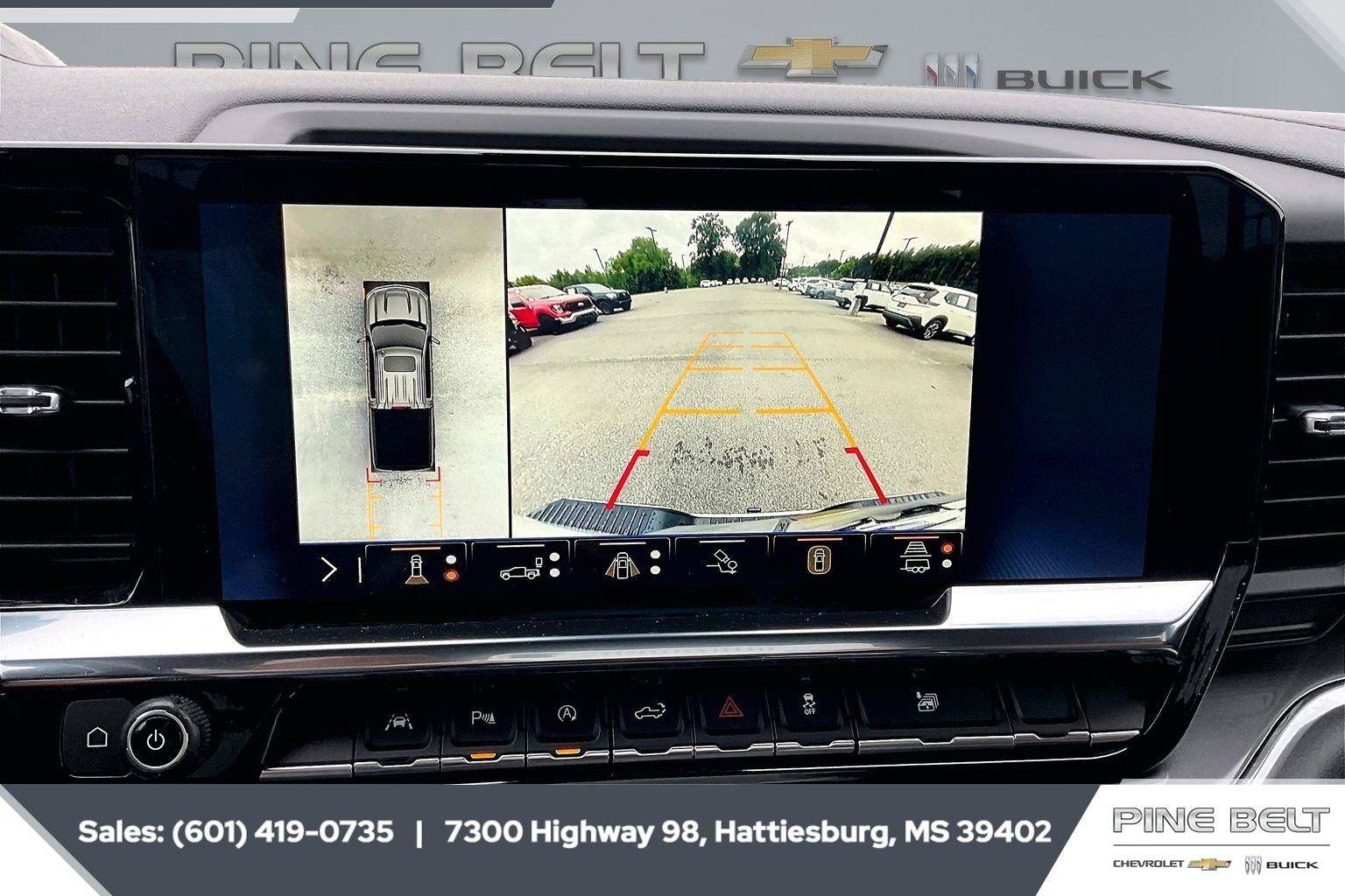 Used 2024 Chevrolet Silverado 1500 High Country w/ Technology Package AWD/4WD image 16