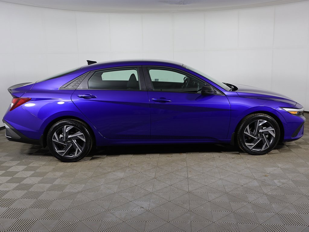 Certified 2025 Hyundai Elantra Sport image 12