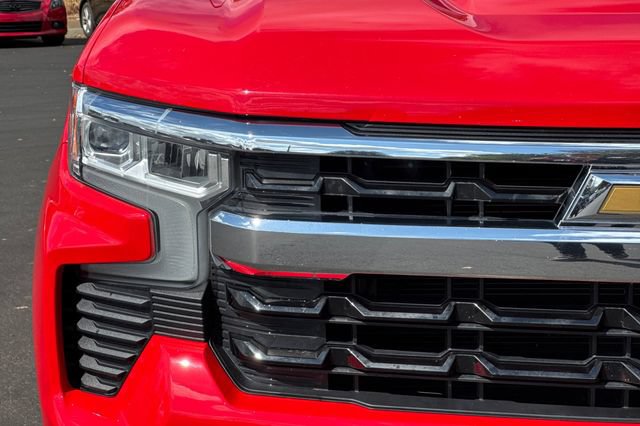 Used 2025 Chevrolet Silverado 1500 LT RWD image 46