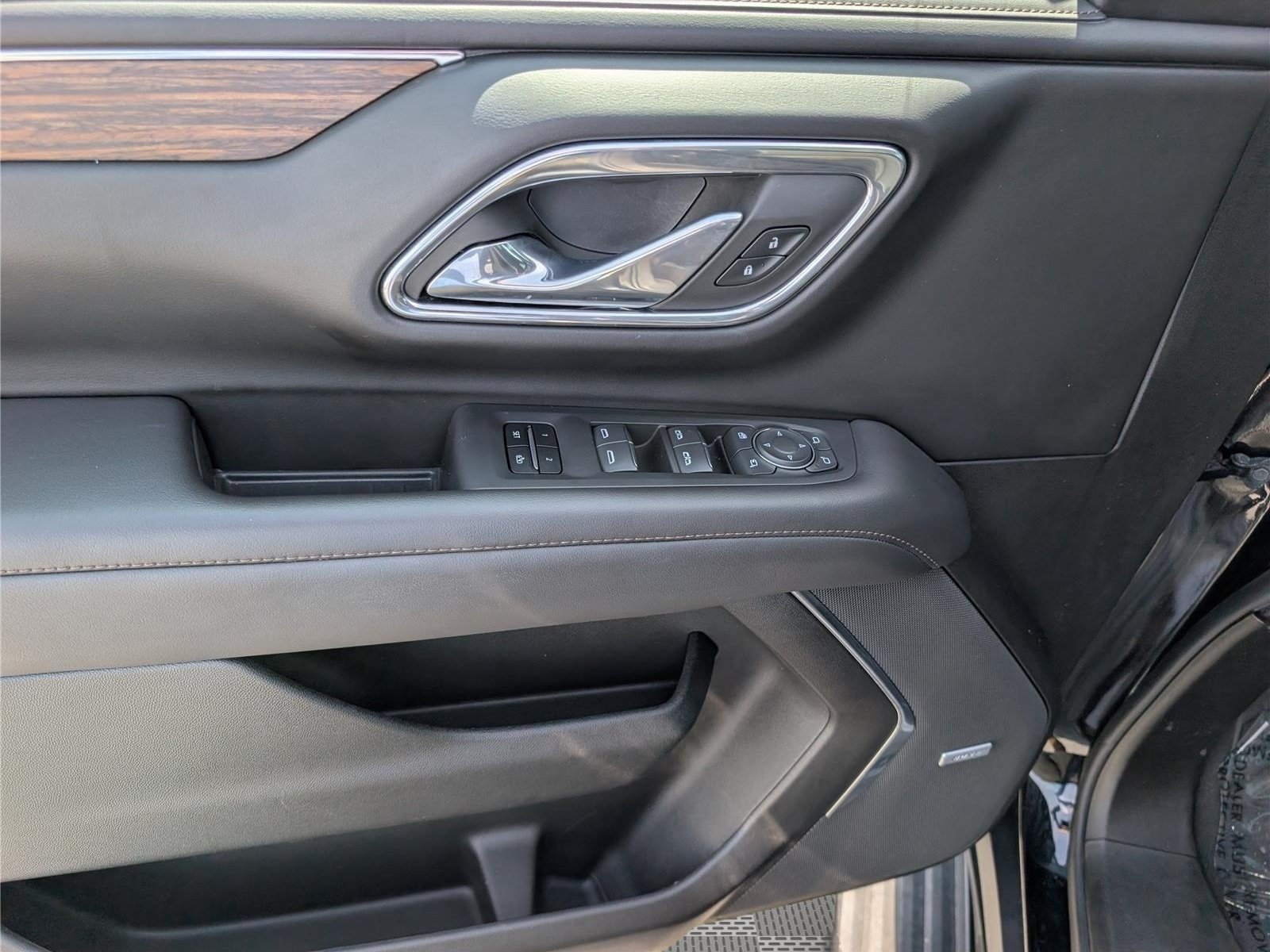 Used 2024 Chevrolet Suburban High Country AWD/4WD image 24