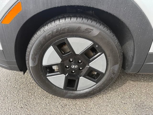 Used 2025 Hyundai Santa Fe SEL FWD image 13