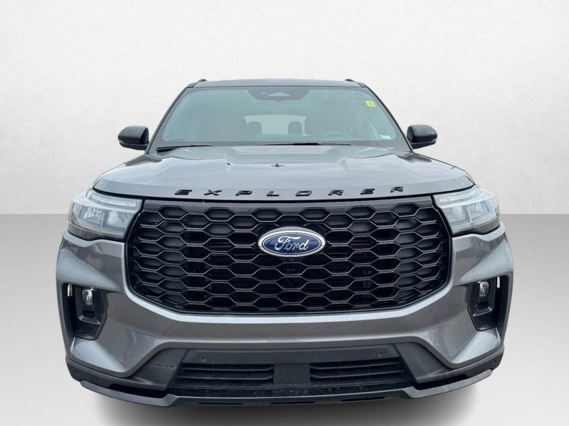 Used 2025 Ford Explorer ST-Line AWD/4WD image 2