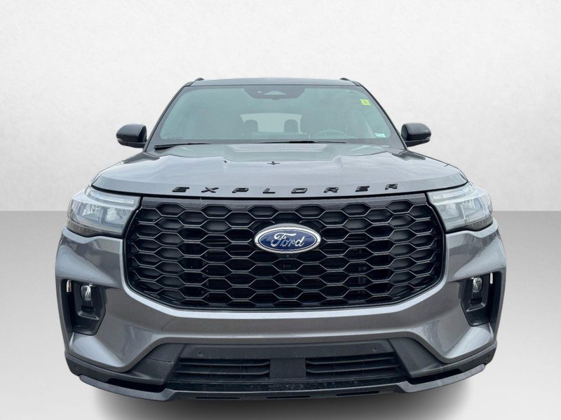 Used 2025 Ford Explorer ST-Line image 2