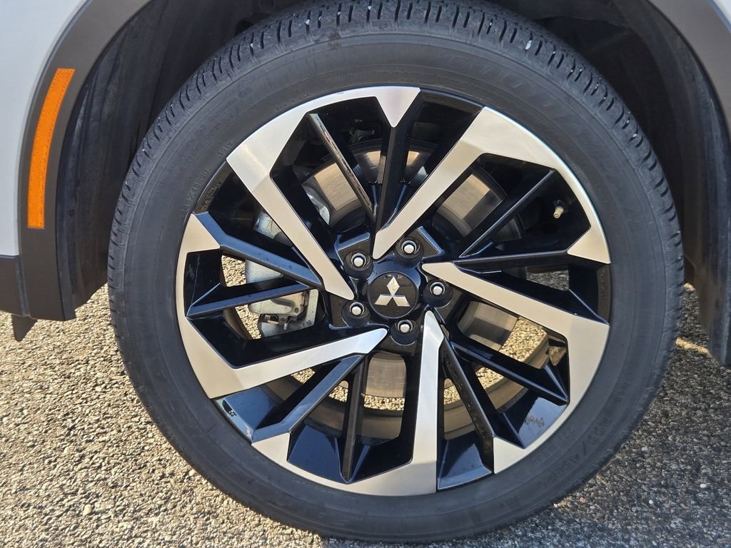 Used 2024 Mitsubishi Outlander SE image 8