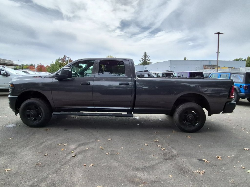 New 2026 RAM 3500 Tradesman AWD/4WD image 4
