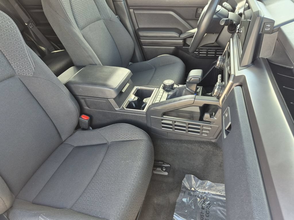 Used 2025 Toyota 4Runner SR5 AWD/4WD image 15