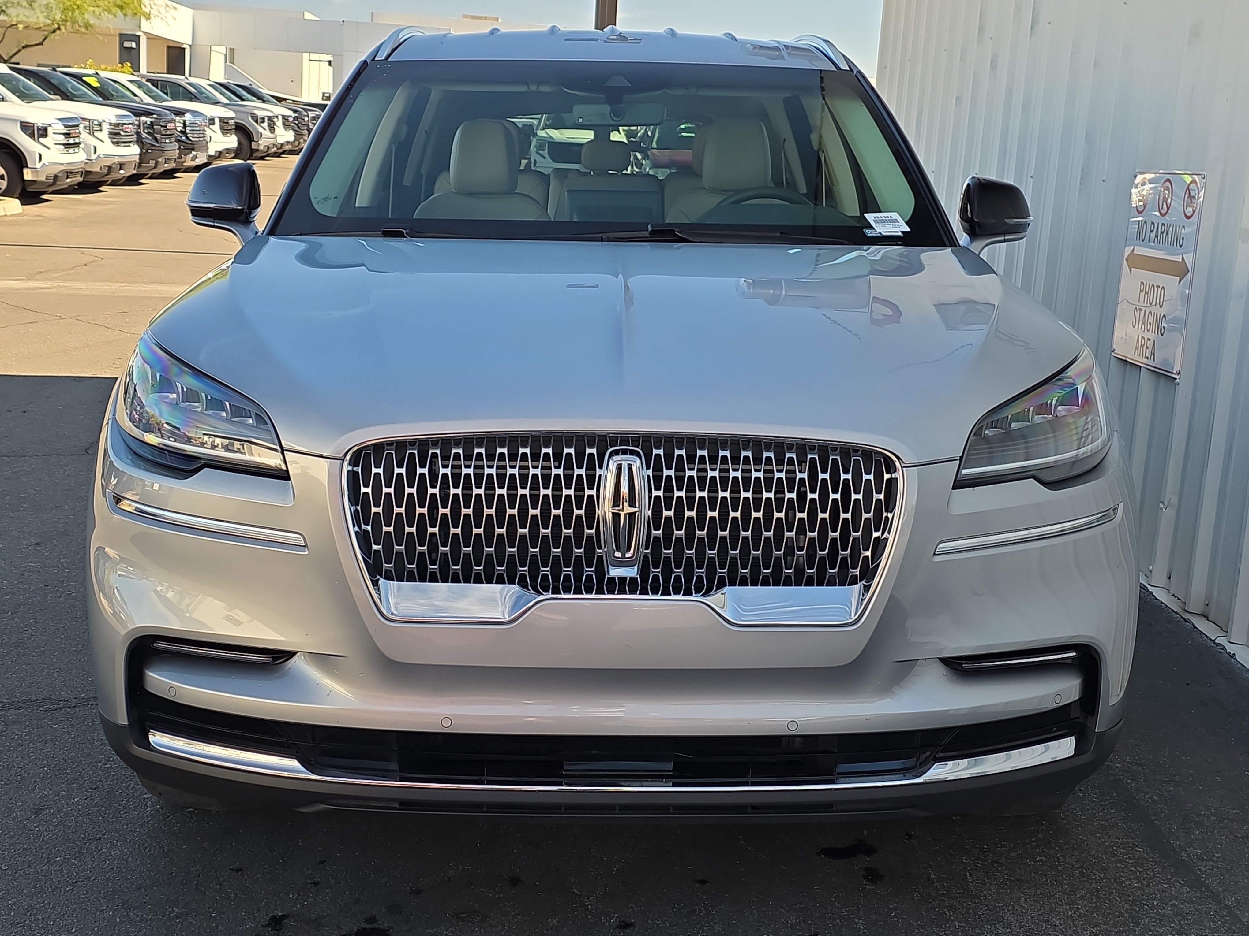 Used 2023 Lincoln Aviator 2WD w/ Elements Package image 2