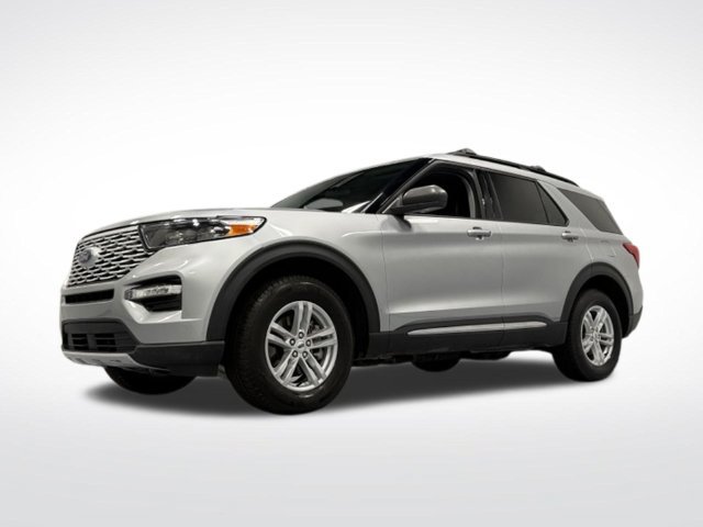 Used 2024 Ford Explorer XLT w/ Equipment Group 202A AWD/4WD image 4