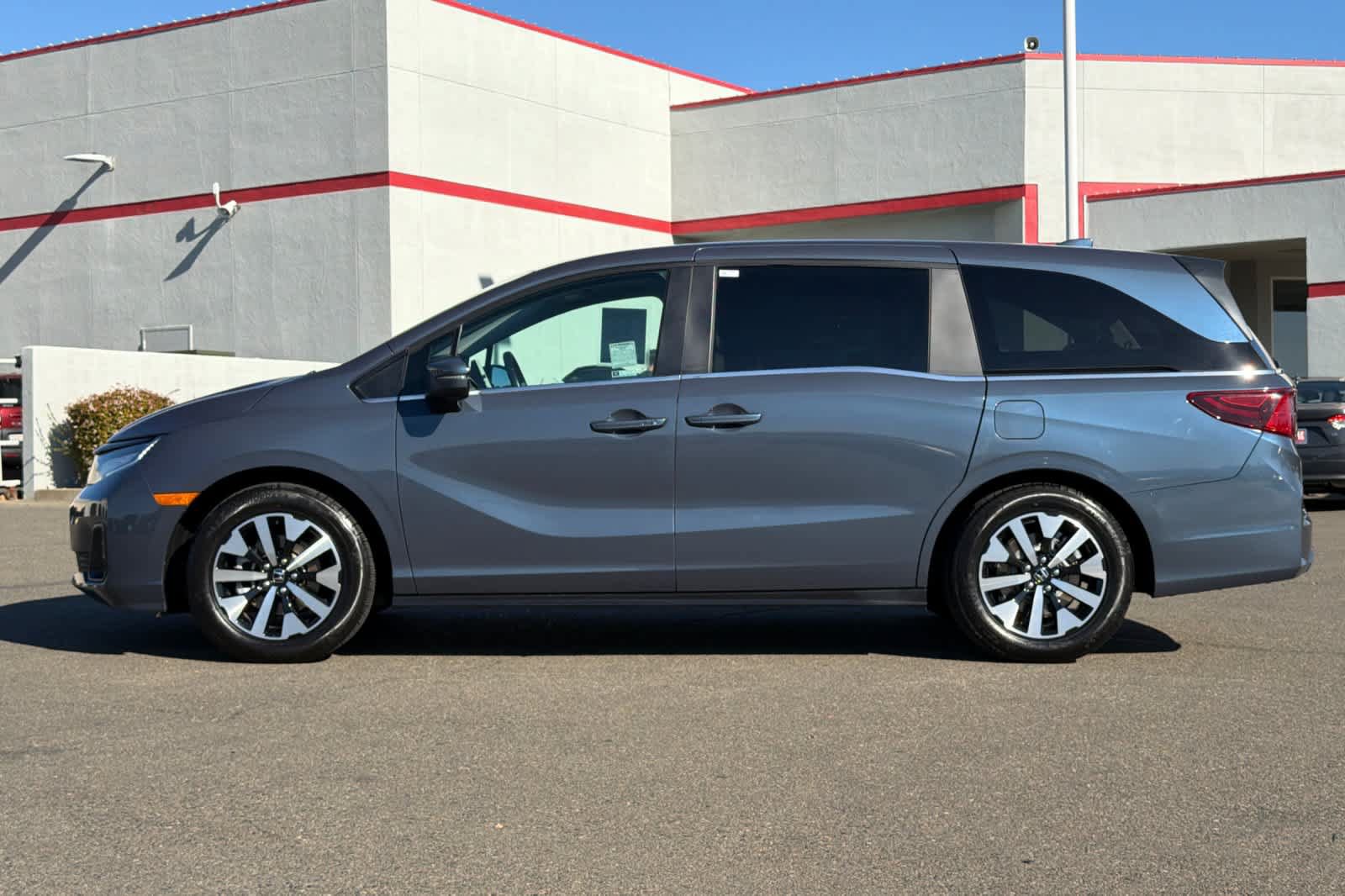 Used 2025 Honda Odyssey EX-L image 9
