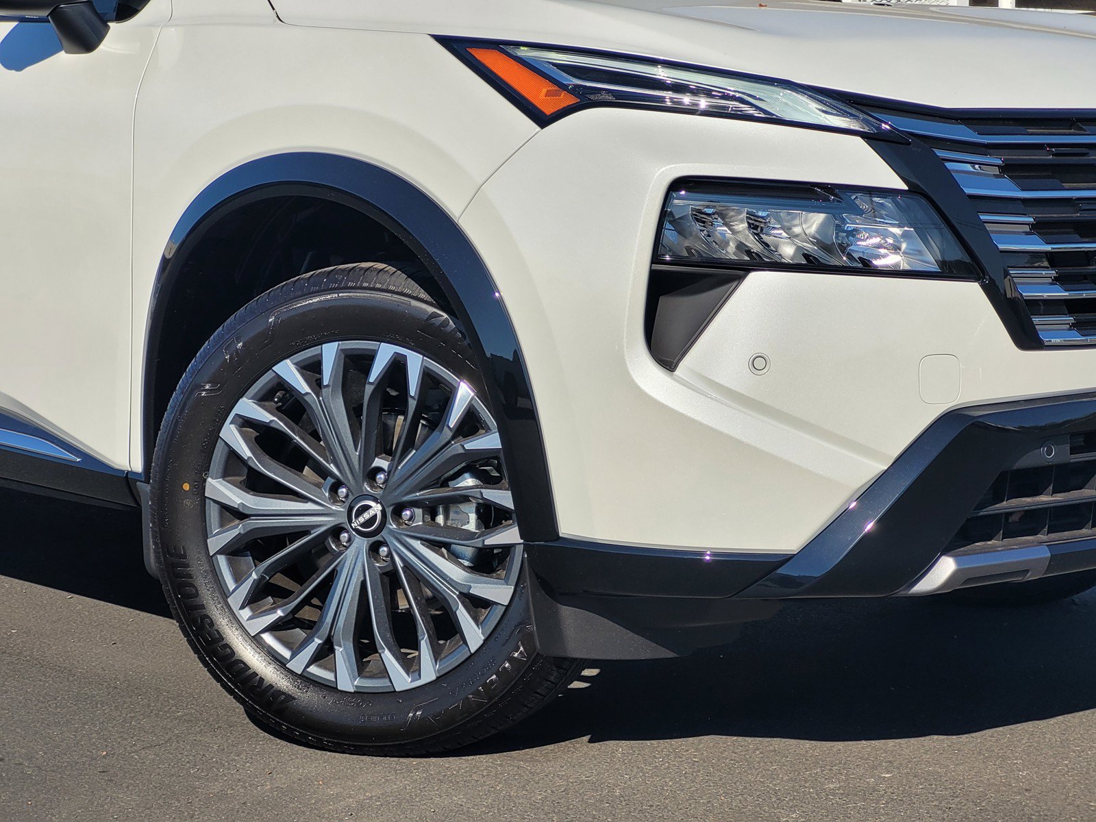 New 2026 Nissan Rogue Platinum AWD/4WD image 3