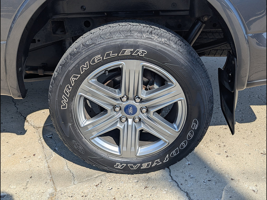Used 2019 Ford F150 XLT w/ Equipment Group 302A Luxury AWD/4WD image 15