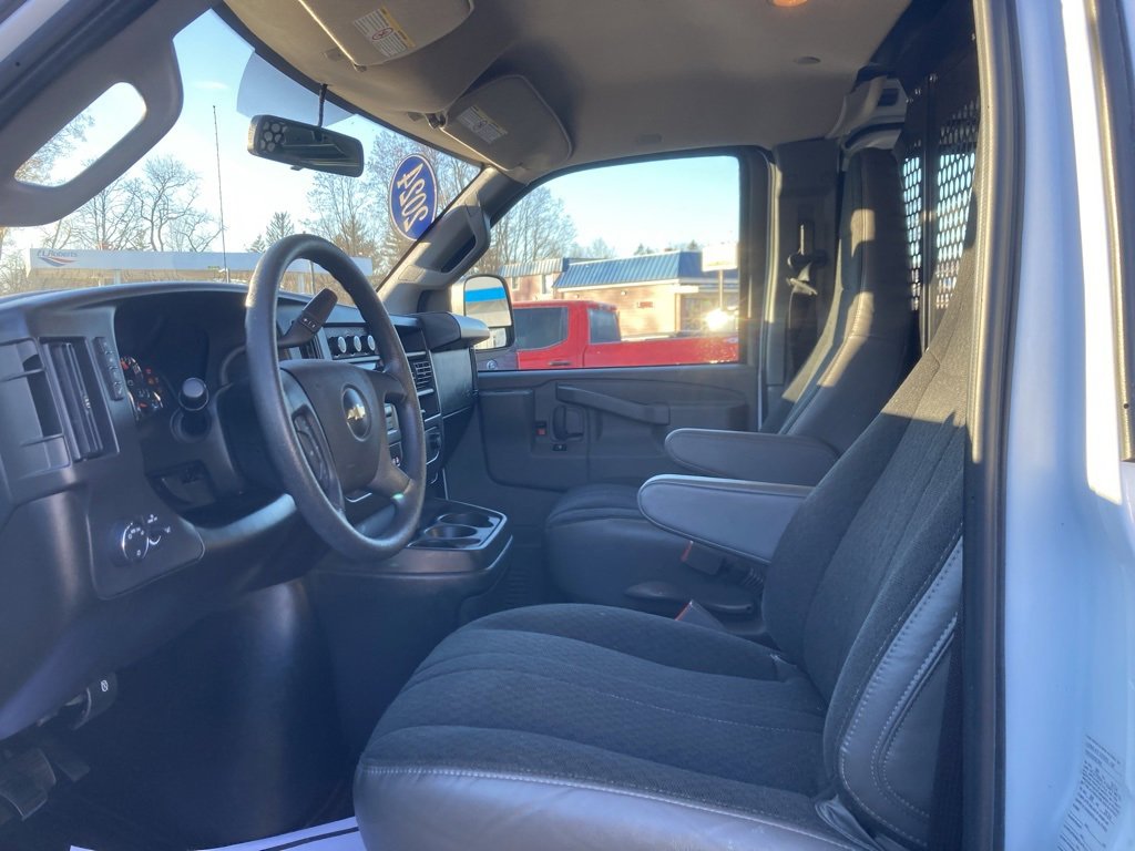 Used 2024 Chevrolet Express 2500 w/ Driver Convenience Package image 9