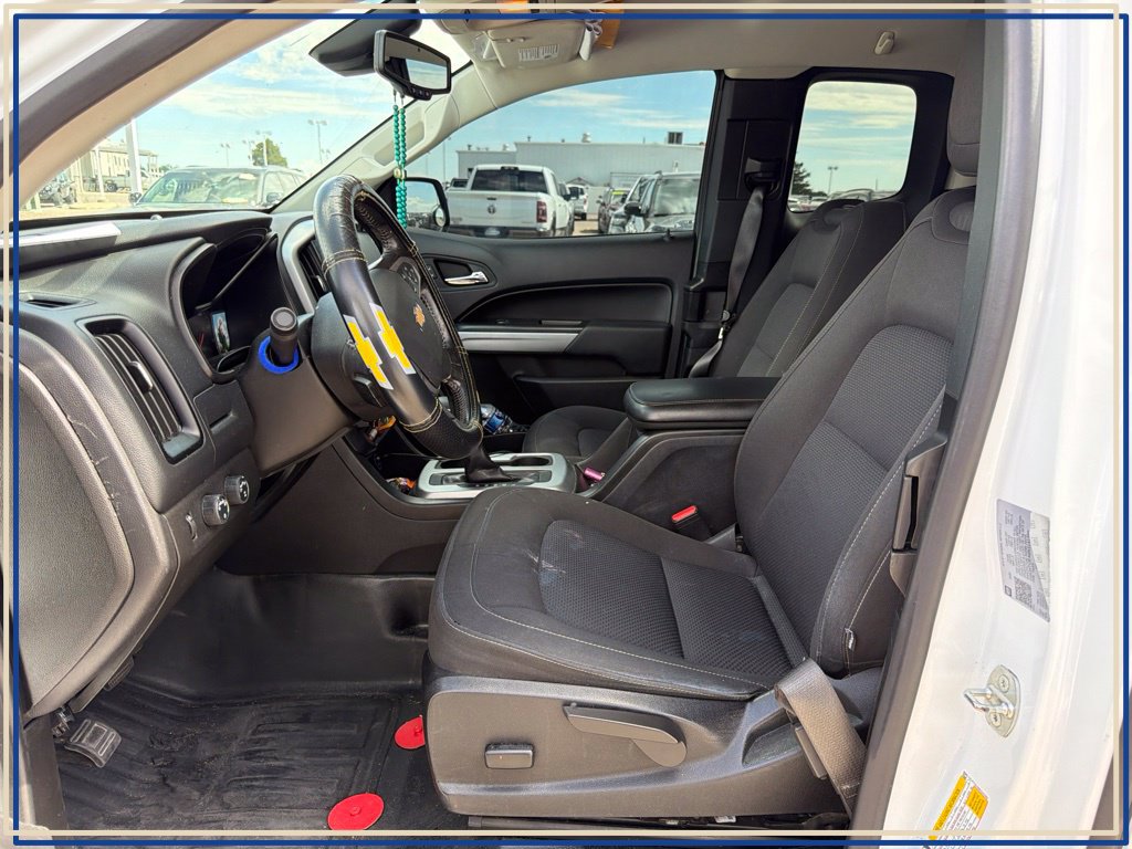 Used 2022 Chevrolet Colorado LT w/ Fleet Safety Package AWD/4WD image 2