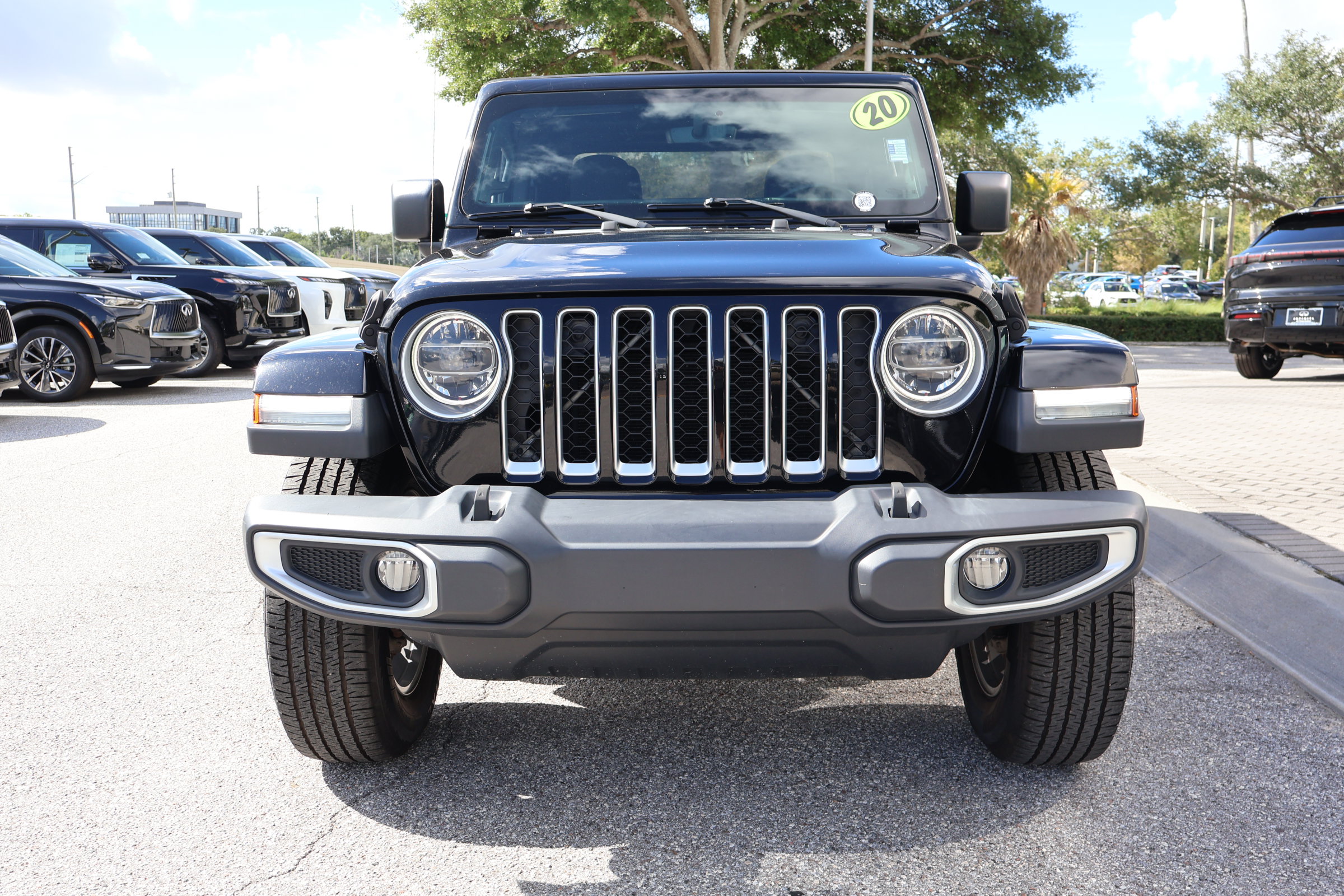 Used 2020 Jeep Gladiator Overland AWD/4WD image 11